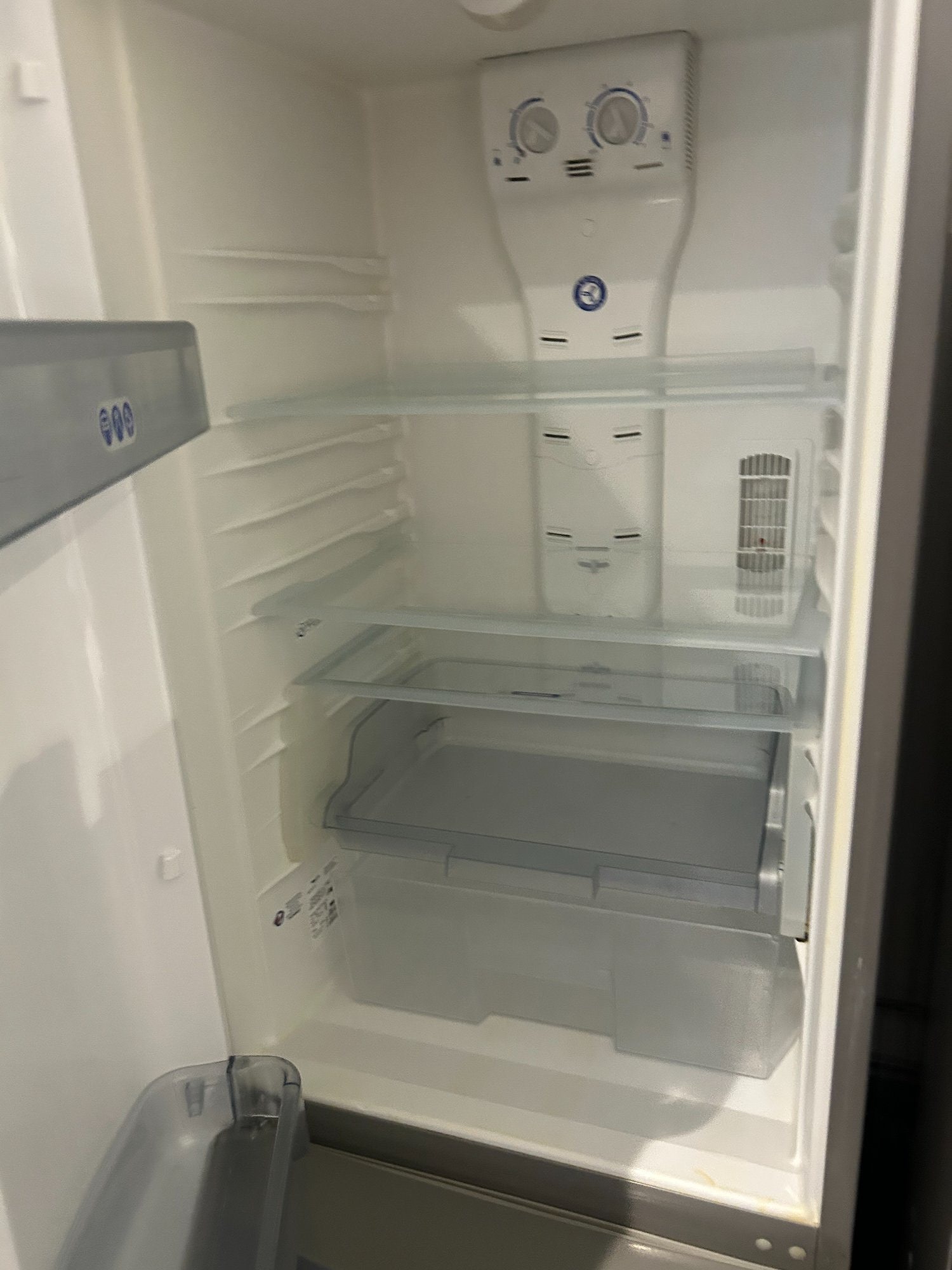WHIRLPOOL 50/50 FRIDGE FREEZER
