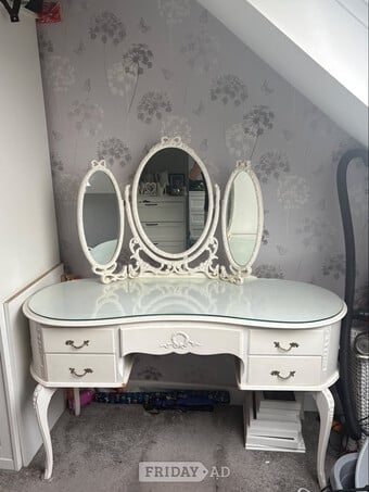 Lovely Dressing table