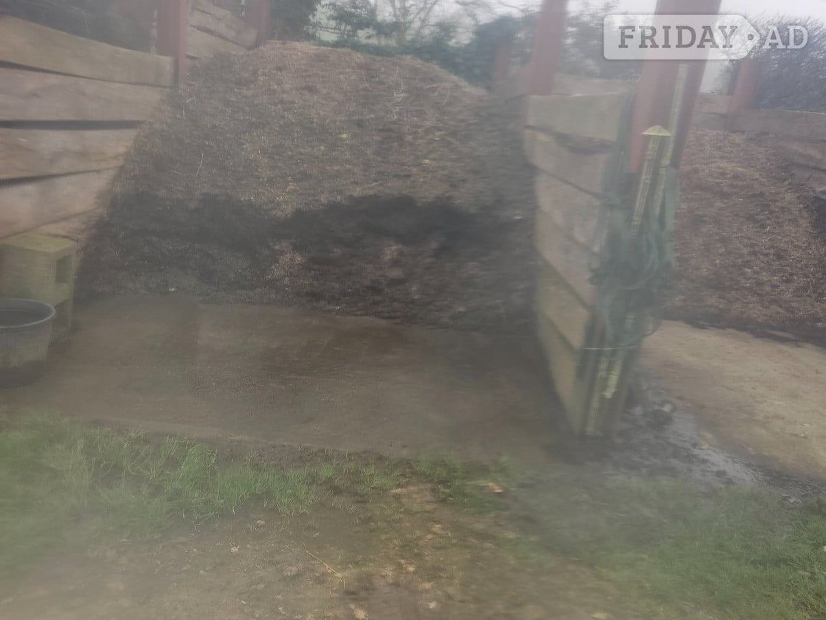 HORSE MANURE with some Bio-degradable bedding -