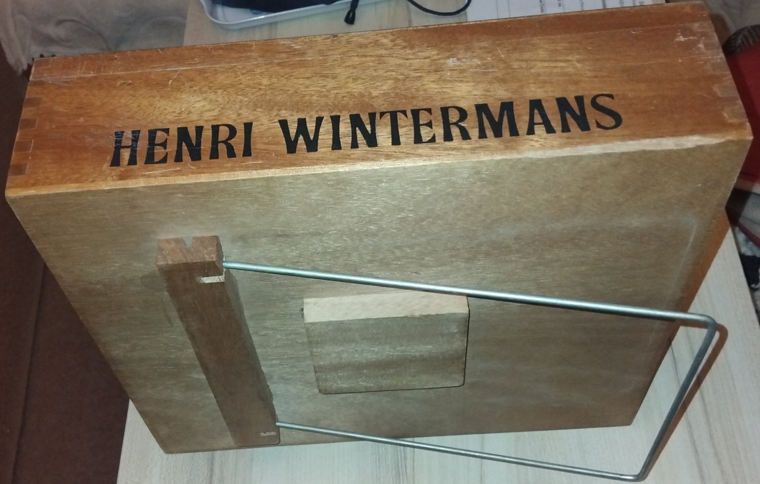 Fareham 7SHOWCASE VINTAGE WOODEN CIGAR "HENRI WINTERMAN " GLASS FRONT