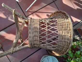 Child's wicker chair 