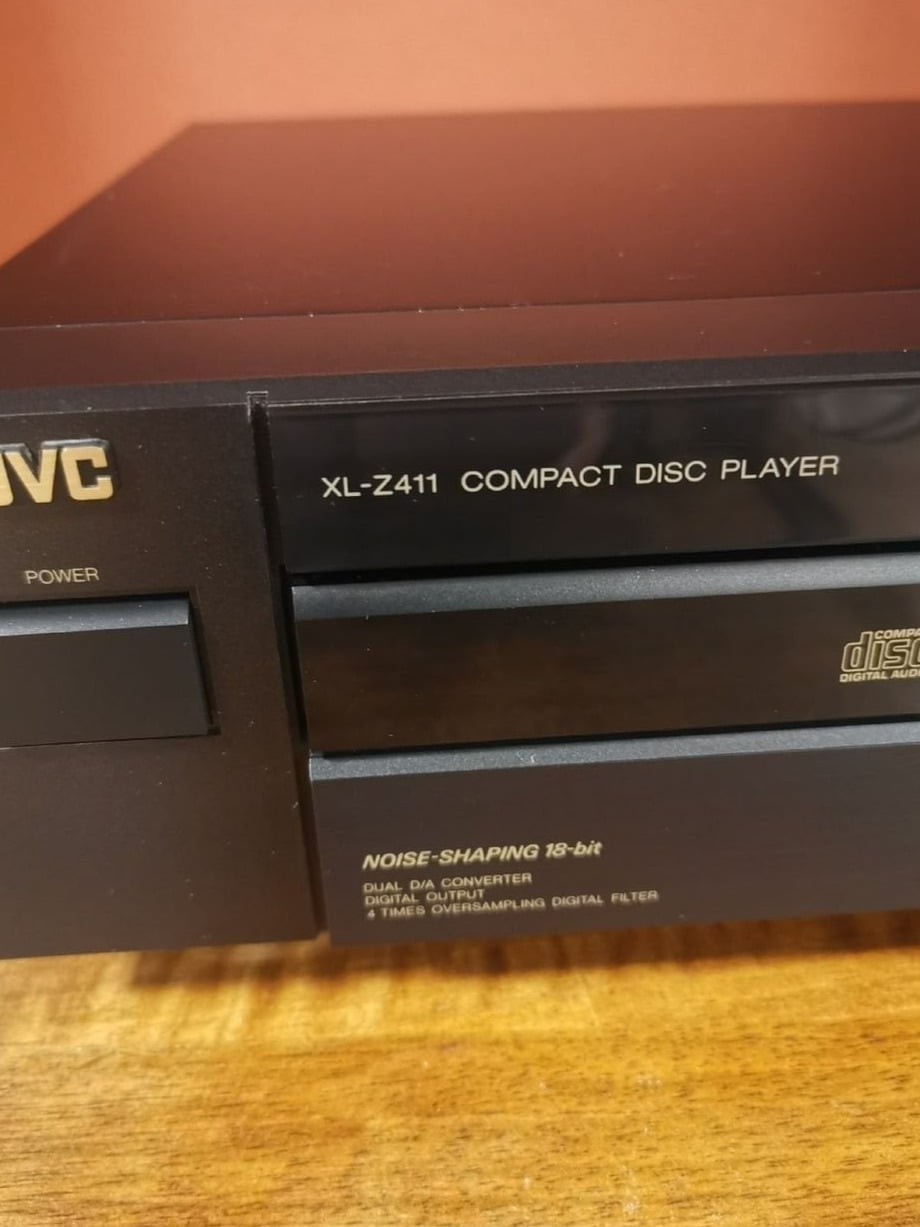 JVC XL-Z411BK vintage CD player.