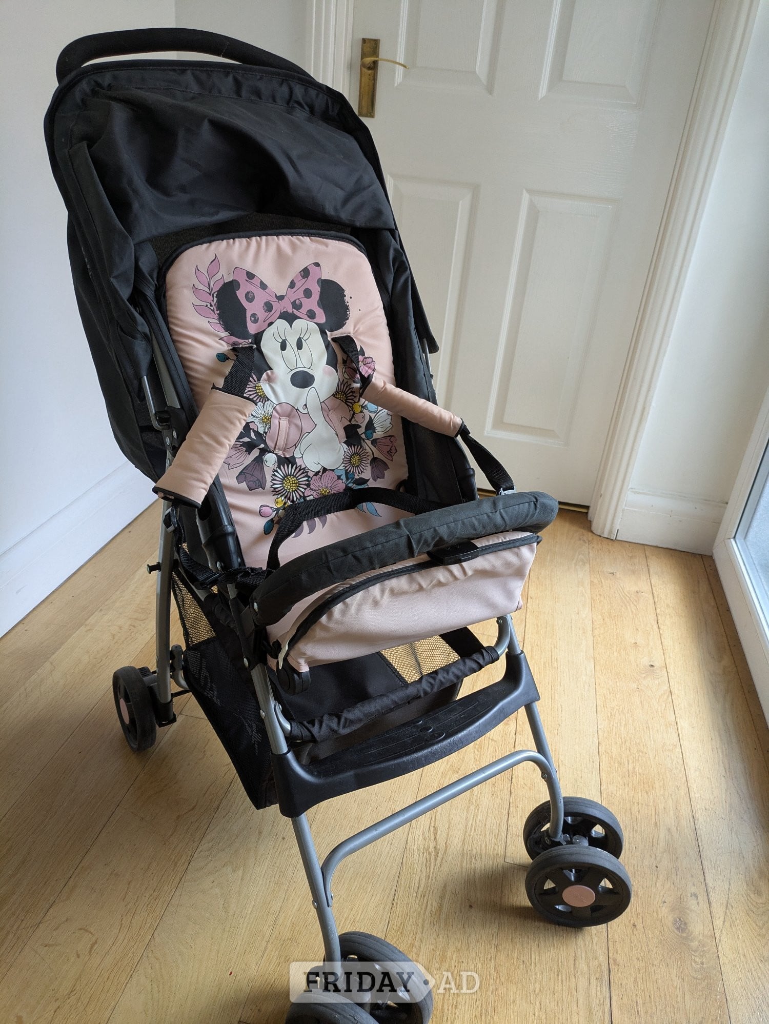 Hauck Disney Minnie Pink Lightweight Buggy. VGC.