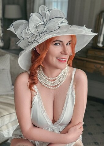 Mature Ella: Sensual Nude Body-to-Body & Lingam Massage Sexy, stunning & passionately skilled. Pure pleasure guaranteed. 💋