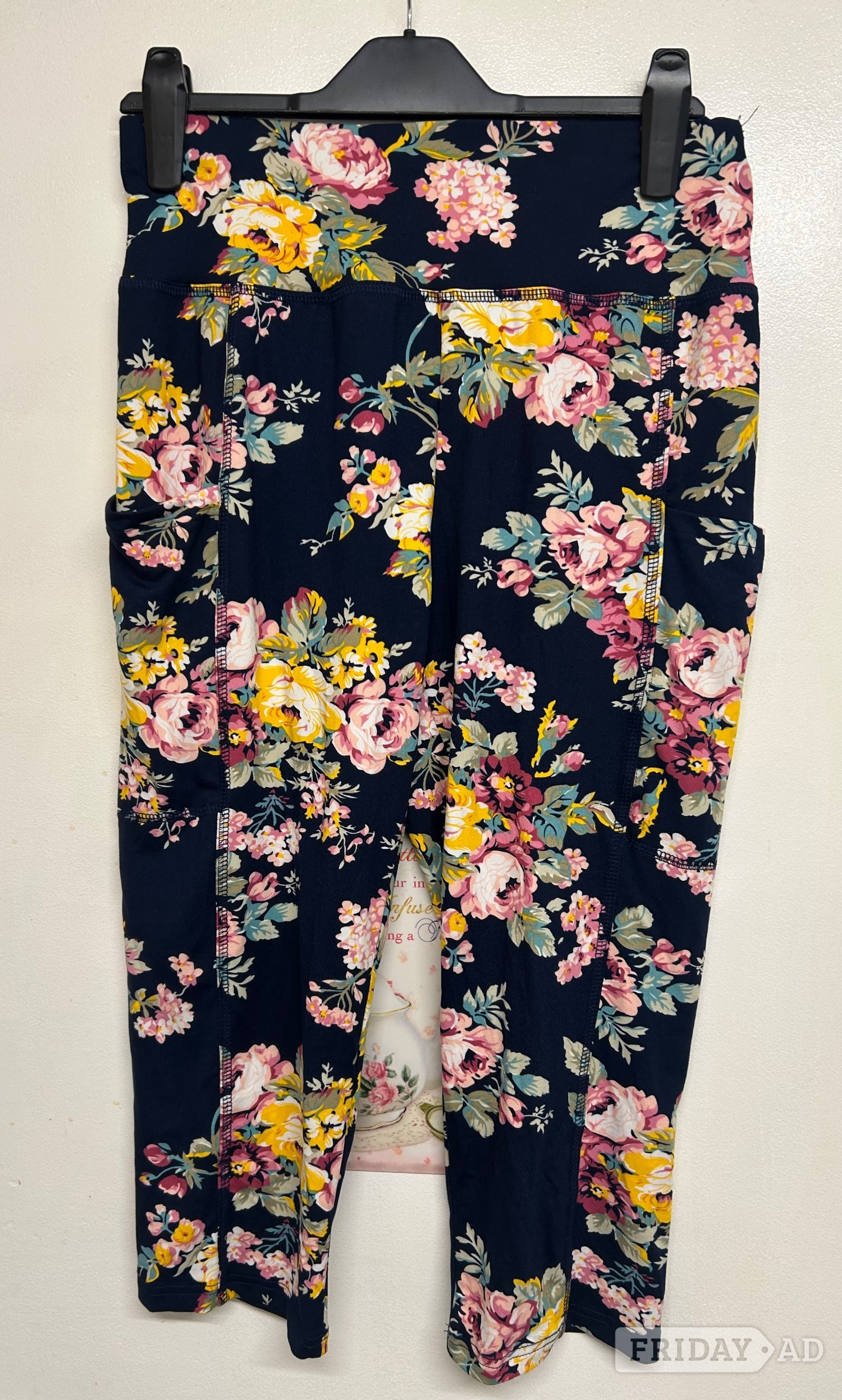 Emery Rose three-quarter length floral trousers