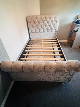 Velvet Swarovski stone padded bed plus slats small double - no m 