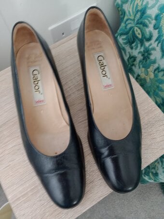 Gabor navy blue shoes size 6