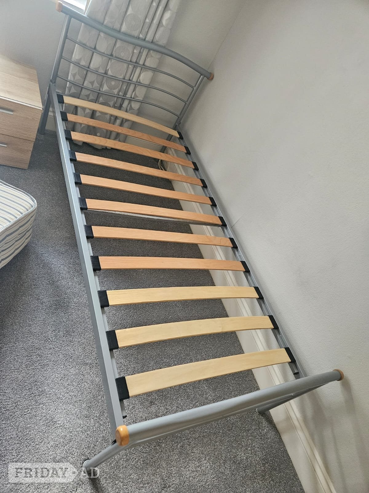 Brighton Single White Metal Bedframe (and free mattress)