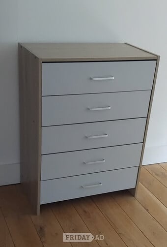 Chest of 5 Drawers, Excellent Condition