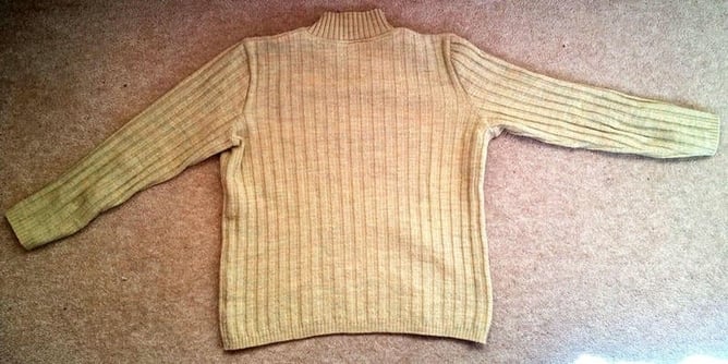 Unusual Girls Sweater in Wool