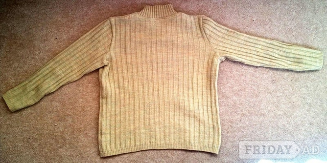 Unusual Girls Sweater in Wool