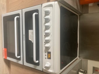 Hotpoint freestanding double oven/ hob 
