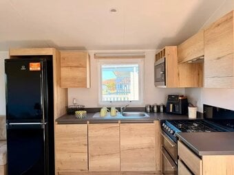 Your Dream Seaside Escape Awaits: 2024 Willerby Midhurst
