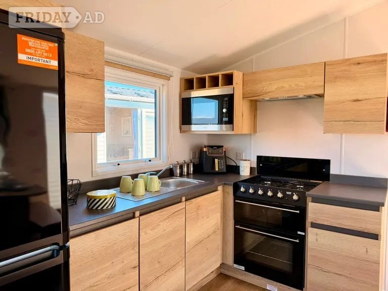 Your Dream Seaside Escape Awaits: 2024 Willerby Midhurst