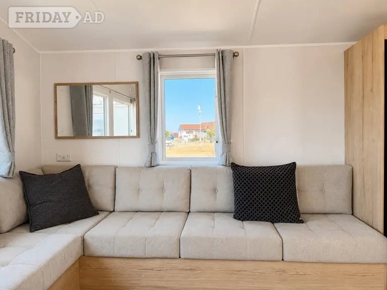 Your Dream Seaside Escape Awaits: 2024 Willerby Midhurst - Holiday Homes in Whitstable