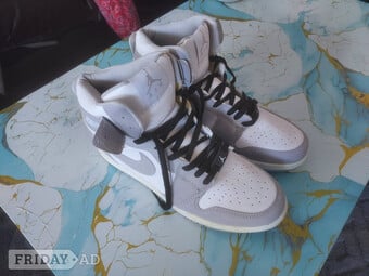 SPORTS SNEAKERS size UK10