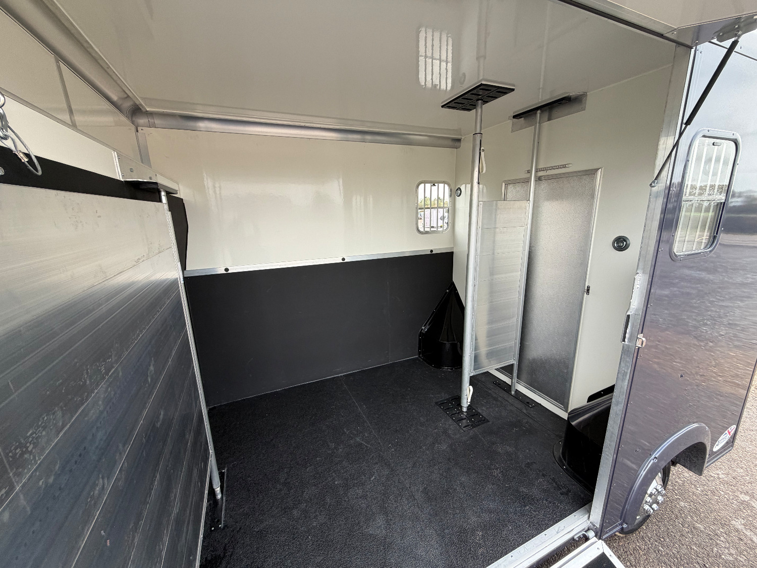 Aspire 3.5t Self Drive Horsebox Hire