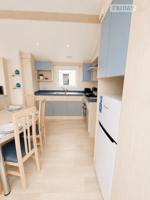 2 Bed Static Caravan For Sale Near Southwold - Travel & Holidays