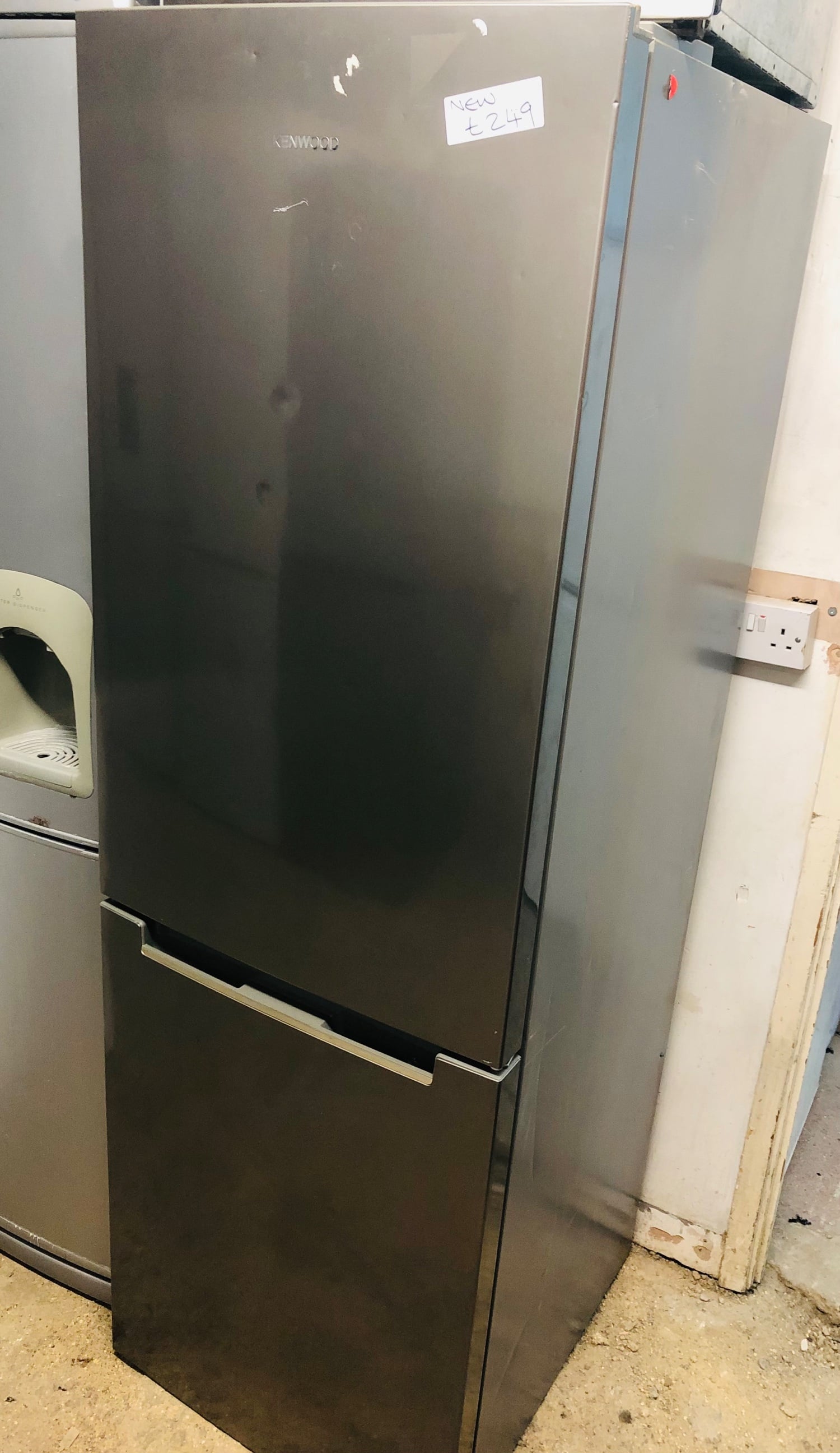 🤩BRAND NEW KENWOOD FRIDGE FREEZER FROST FREE IN MINT CONDITION 