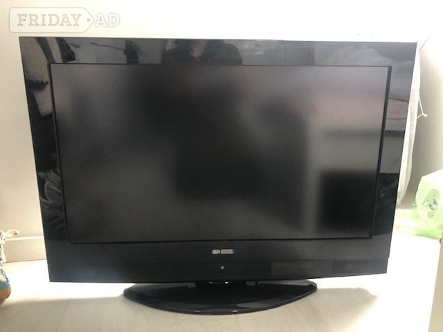 FREE Acoustic Solutions 31 Inch TV with Remote Control in Eastbourne