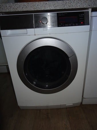 AEG LAVAMAT WASHING MACHINE