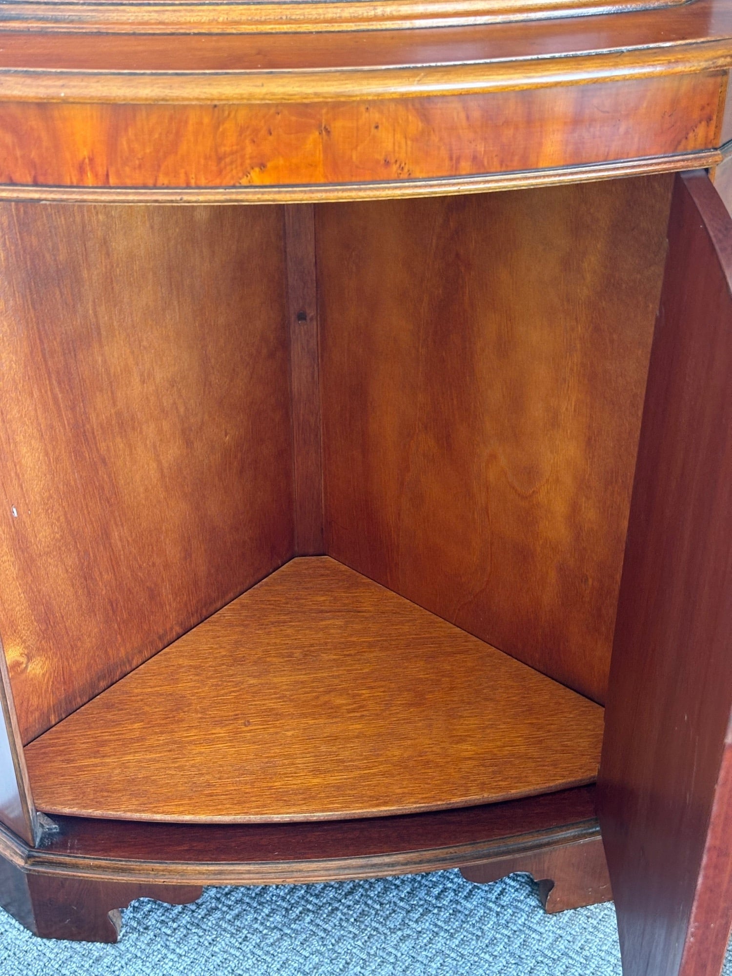 Lovely Corner Display Cabinet with Glass Doors - Furniture in Hastings