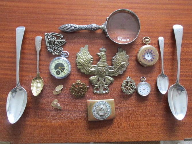 Buying & Selling - Antiques & Collectables