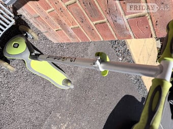 Globe scooter - green 