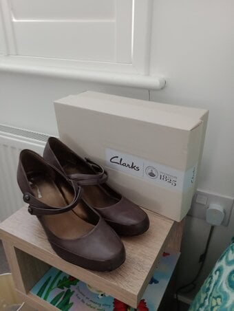 Clarks dark beige shoes size 6
