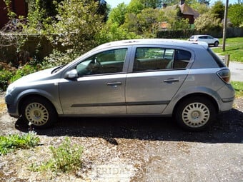 RELIABLE AND ECONOMIC HATCHBACK