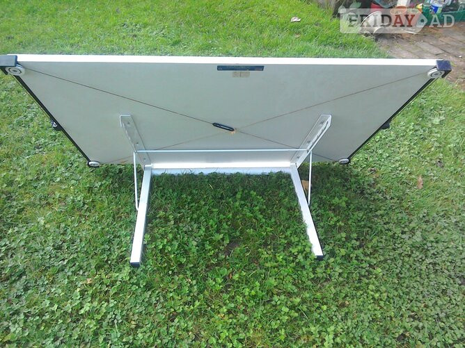 Drawing Board (Trueline), with supporting brackets. 36"x25".