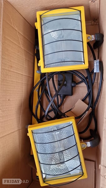 2 sets of mains portable twin halogen workshop lights + stands