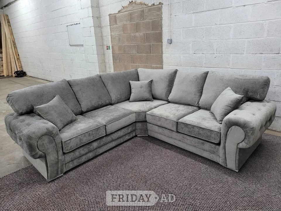 Chesterfield Corner Sofa ¬ Comfy & Cozy Sofa ¬ Delivery Available
