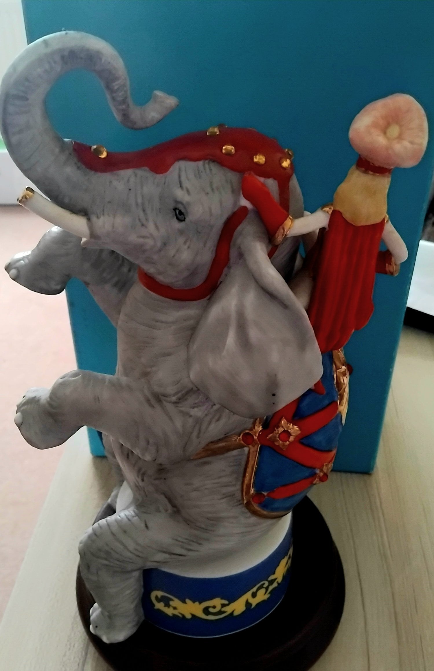 ELEPHANT MUSICAL CIRCUS SOUVENIR RINGLING BRISC