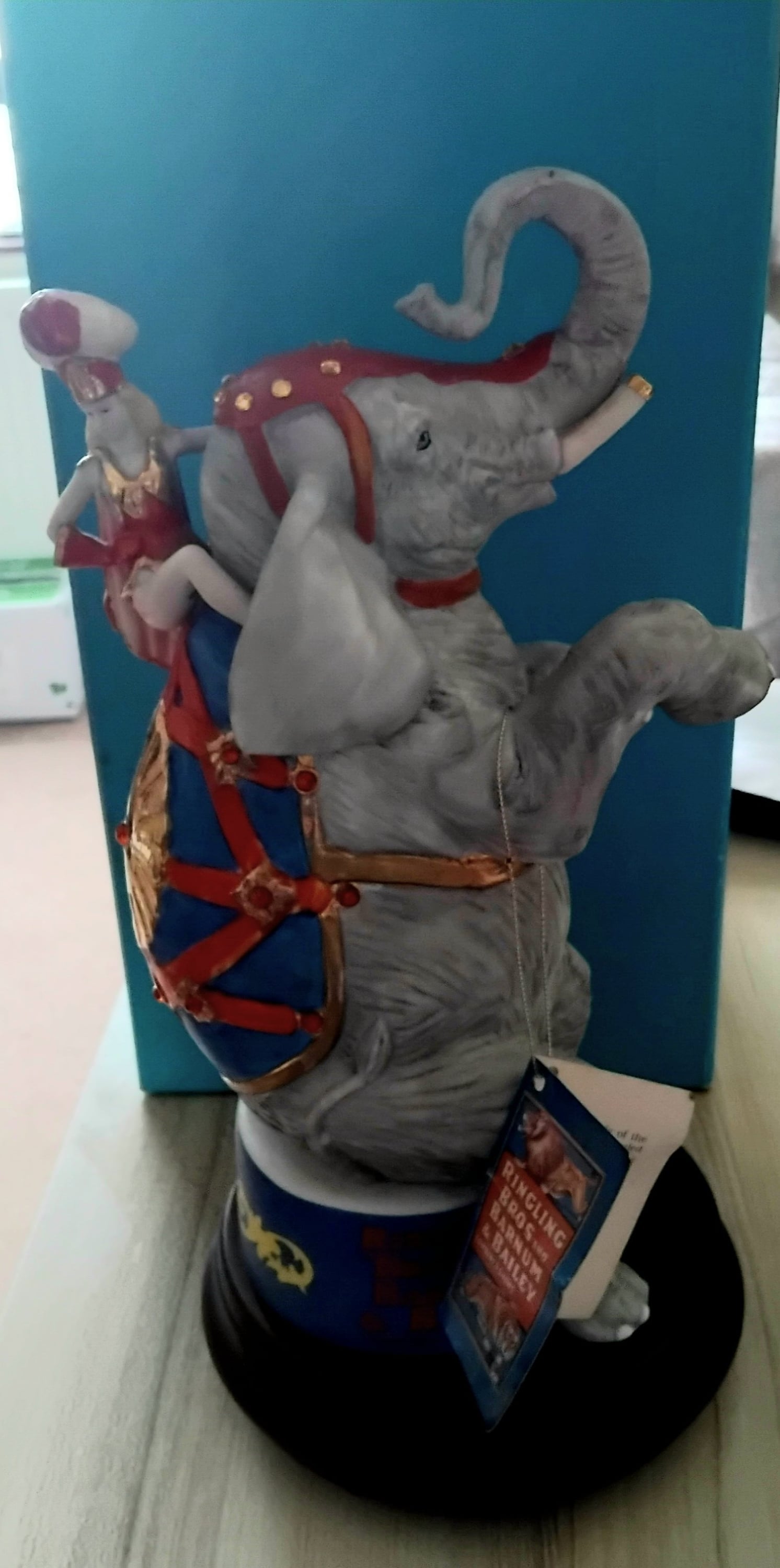 Fareham ELEPHANT MUSICAL CIRCUS SOUVENIR RINGLING BRISC