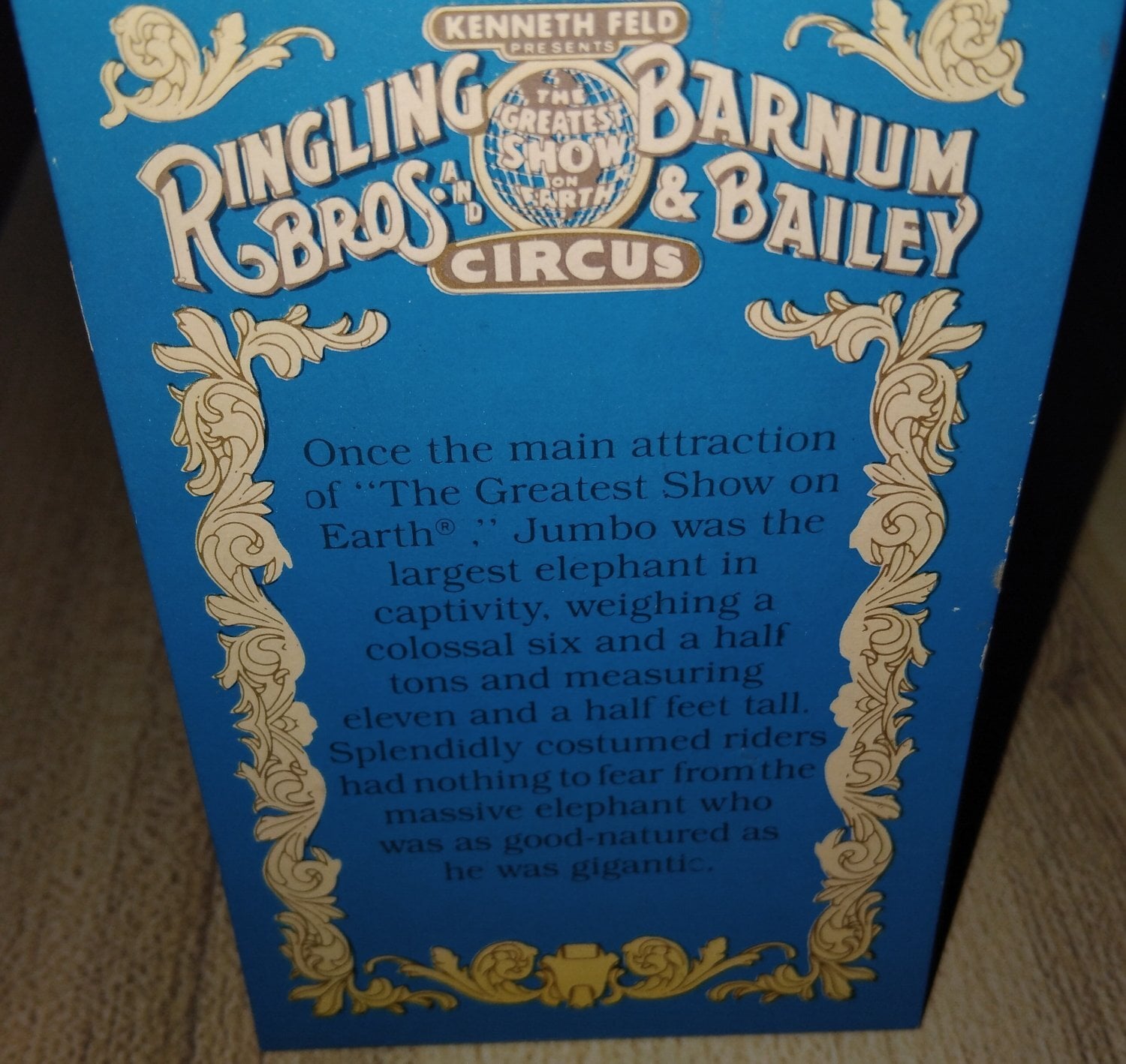 ELEPHANT MUSICAL CIRCUS SOUVENIR RINGLING BRISC - Antiques & Collectables
