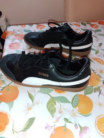 Puma King black trainers size 7 good condition ordered on line