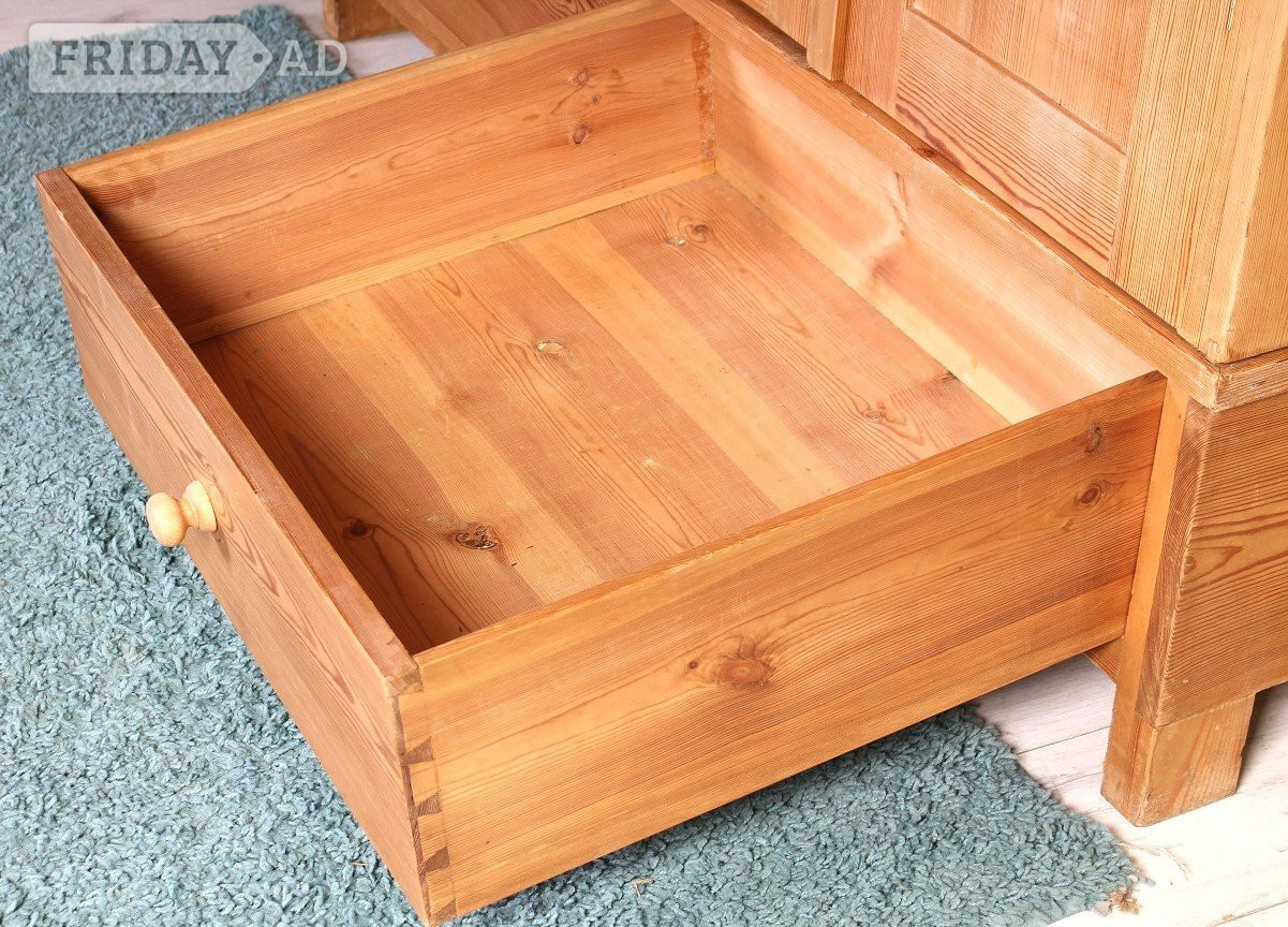 Hailsham Delivery Options - Beautiful Antique Pine Wardrobe With Shelves