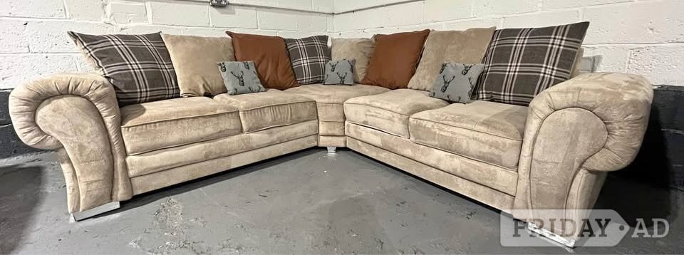 Laura Ashley Elegant Design Comfy Corner Sofa 5 Seater ¬ FHD - Furniture in Birmingham