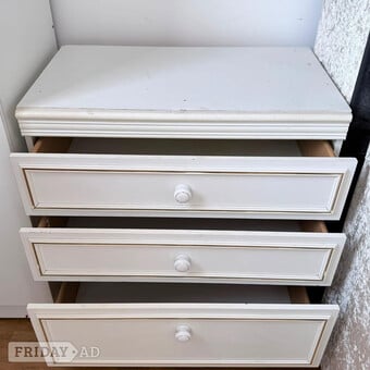 Chest of drawers 