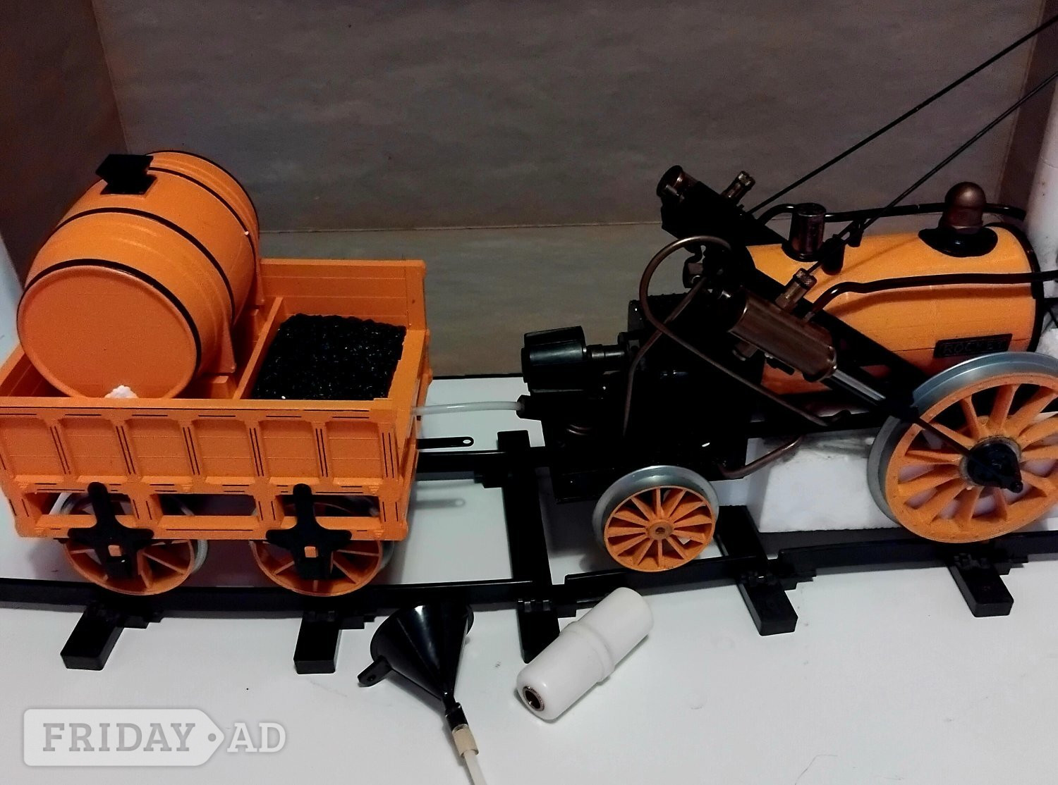 Fareham STEPHENSONS ROCKET STEAM LOCO BOXED 