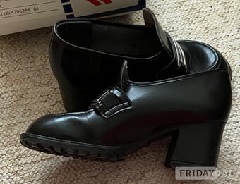Girl’s size 4 black school Shoes
