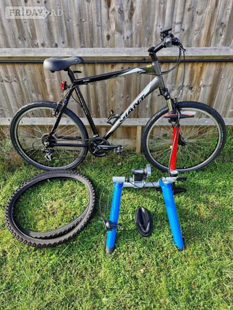 Giant Mountain Bike Boulder Aluxx 6000 Series XL Frame Size (24")