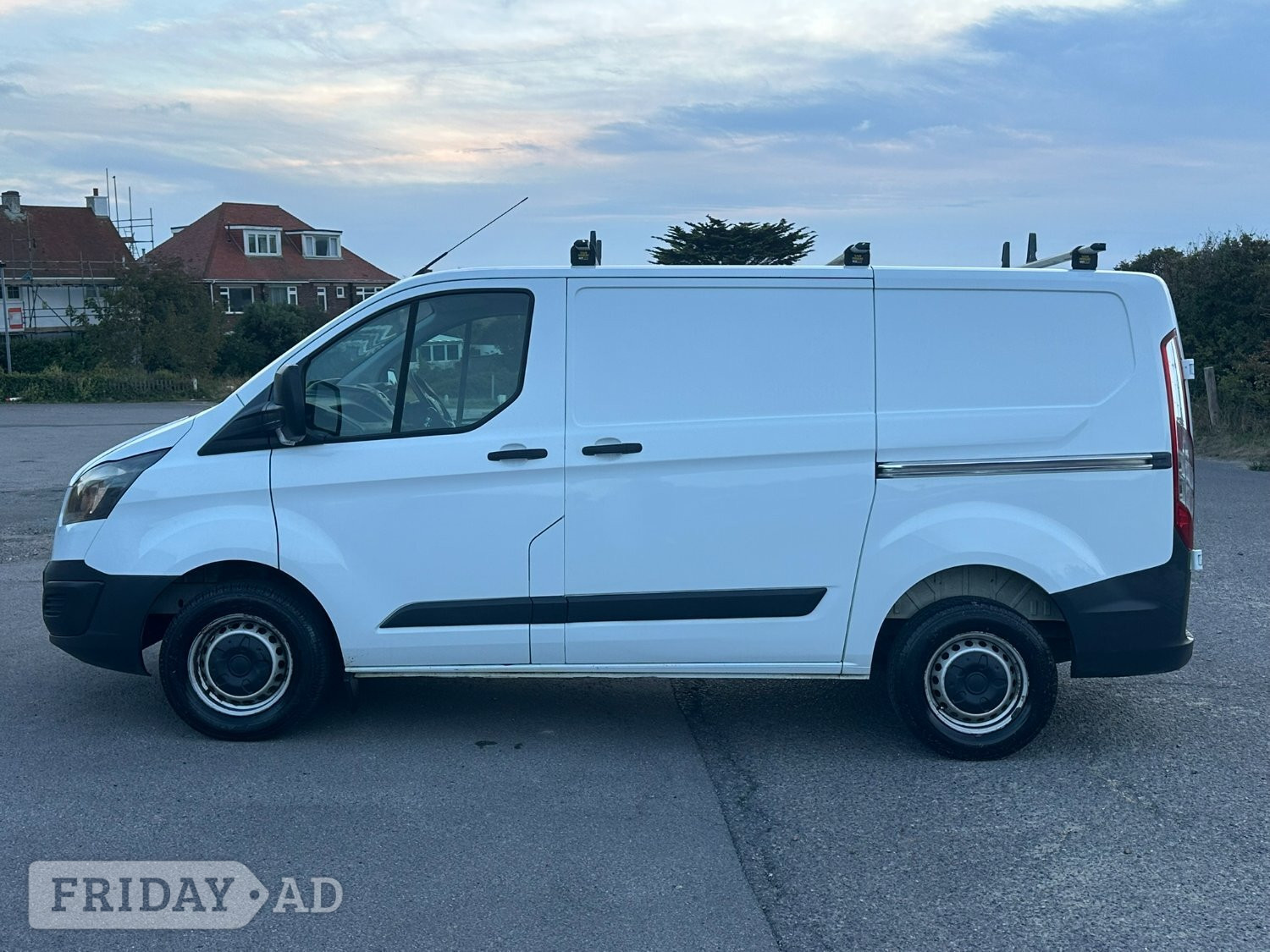 [ berth ]Ford Transit Custom