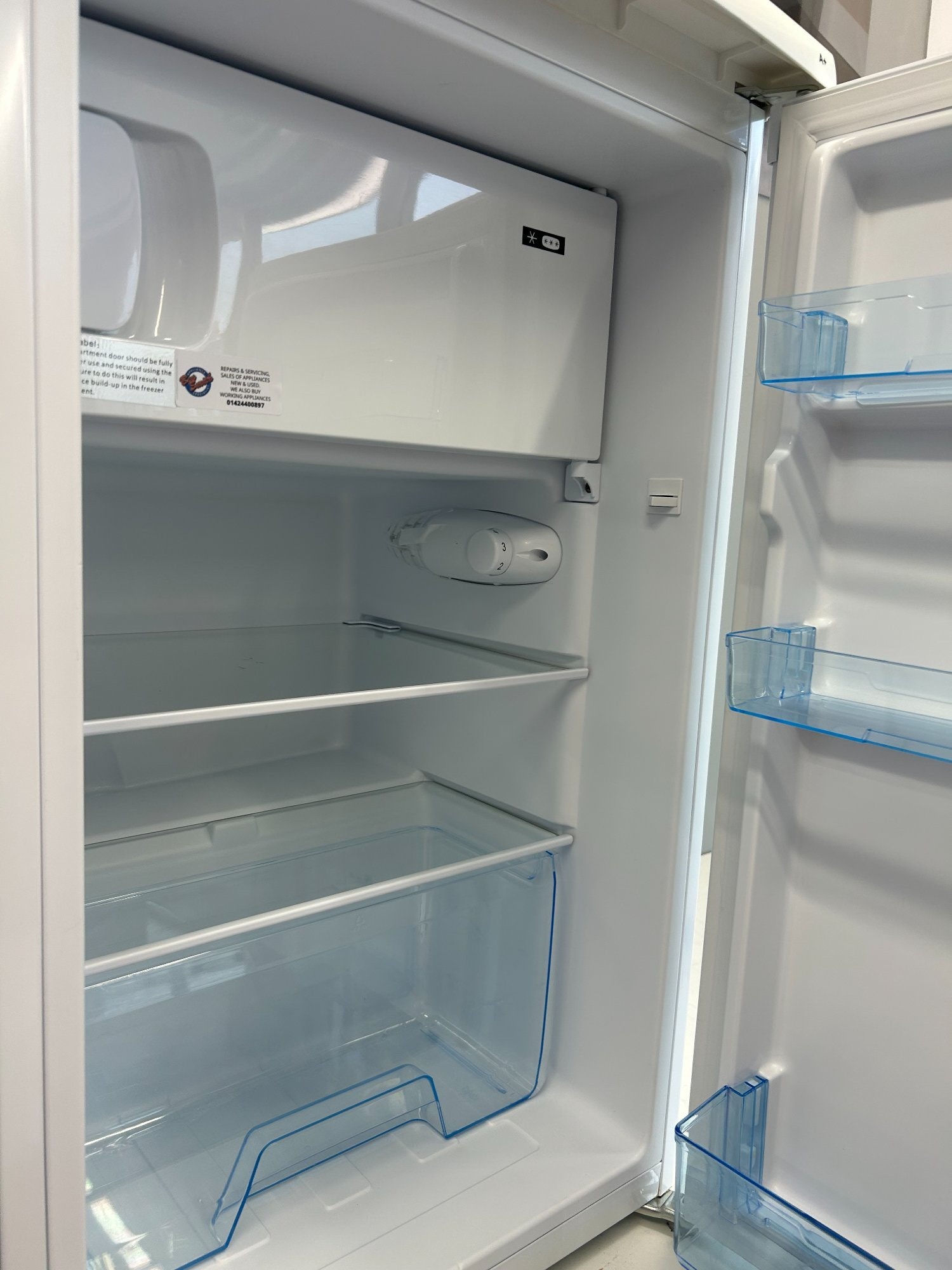 LEC UNDERCOUNTER FRIDGE