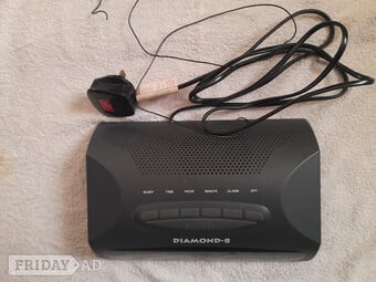 Diamond 8 Clock Radio  Mains or Battery. See Photos