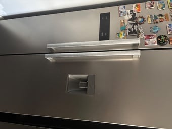 Large 2 door fridge freezer with water dispenser 