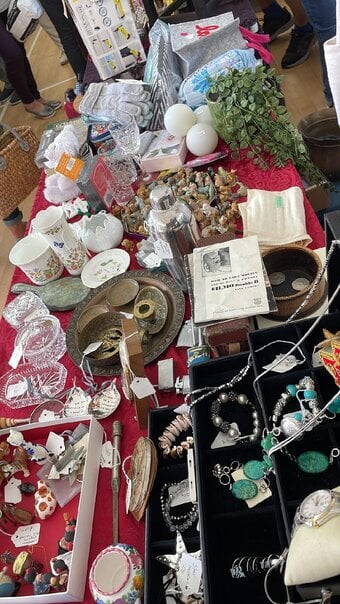 JUNKTIQUE, COLLECTABLE & CLUTTER SALE