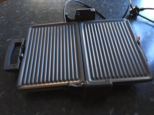 GRILL BY DeLonghi