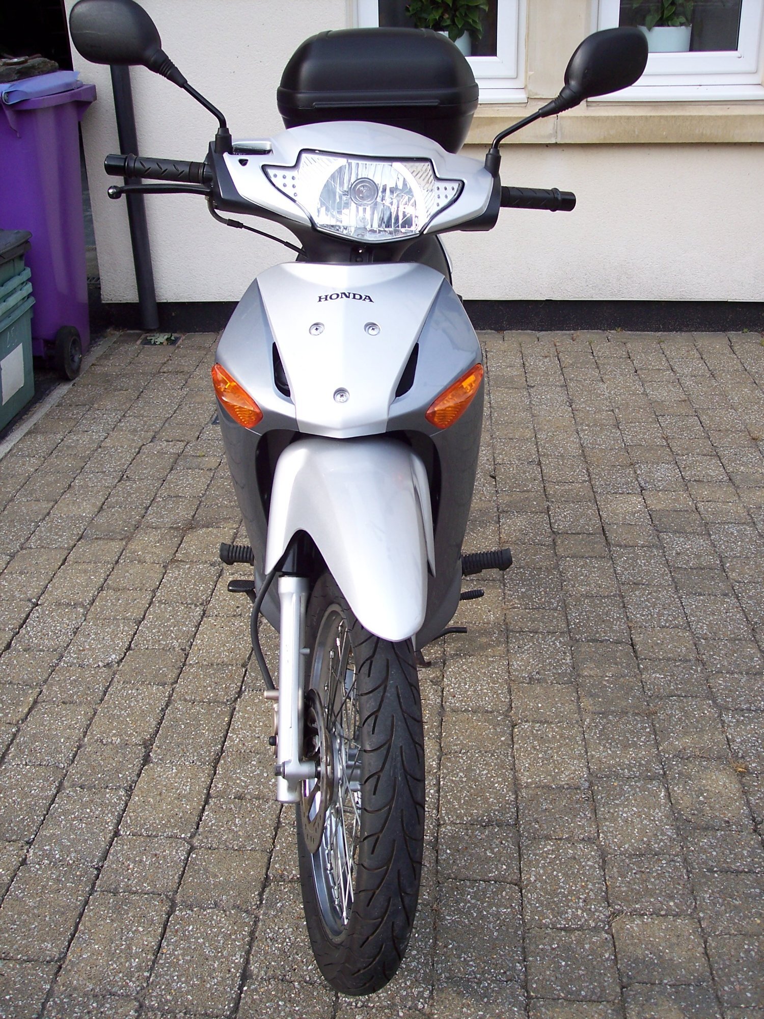 Honda Innova ANF125-A  2012 Low Mileage - Motorbikes, Scooters & Quads in Tavistock